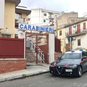 San Cataldo, portate in una comunità protetta le due sorelline scomparse e ritrovate in un negozio cinese. Con loro anche gli altri quattro fratellini che vivono tutti col padre.